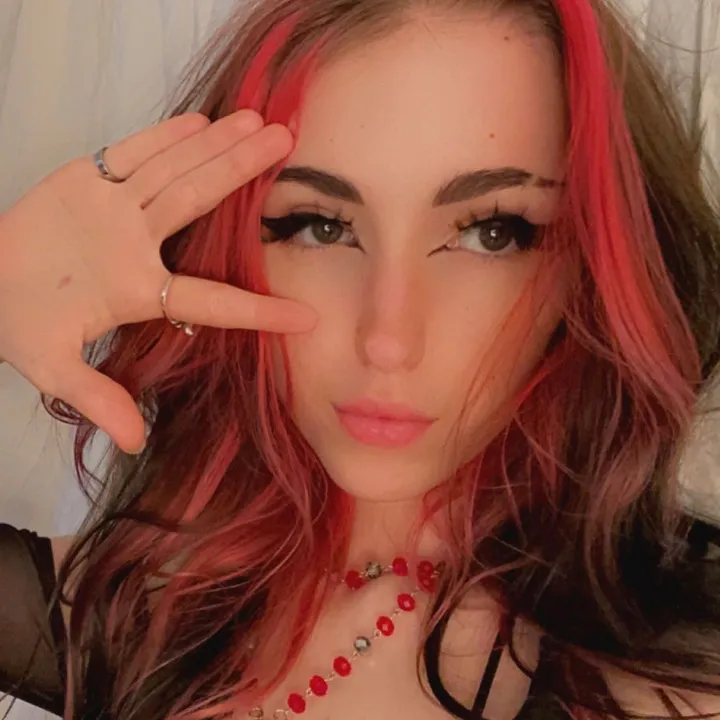 v ・variety streamer avatar